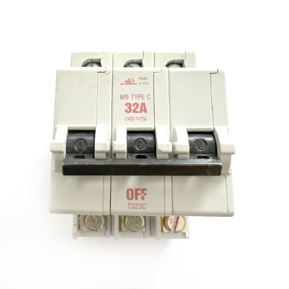MCB's: Bill MEM Eaton T323C 323C 332MB3 C32 32A 32 Amp 3 Pole Phase MCB ...